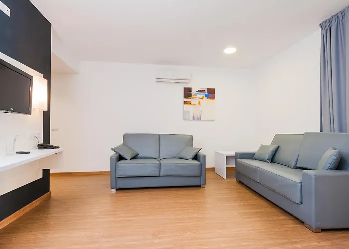 Апарт-отель Kn Columbus 3*