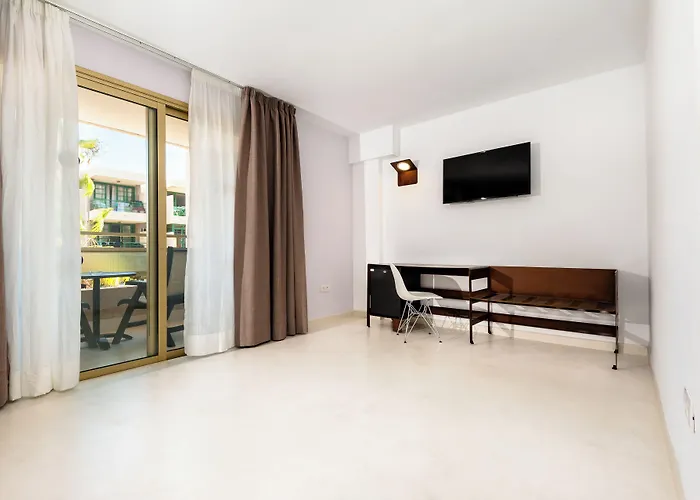 Kn Columbus Aparthotel 3*