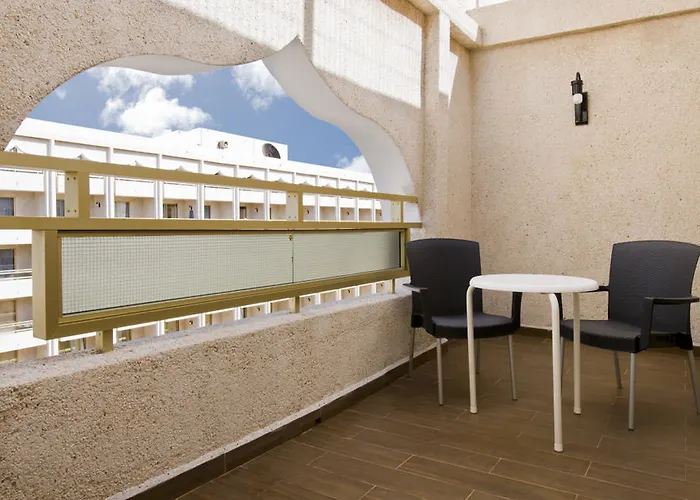 Aparthotel Kn Columbus 3*