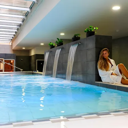 Kn Columbus Hotel apartamentowy 3*