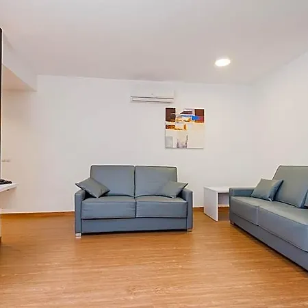 Апарт-готель Kn Columbus 3*
