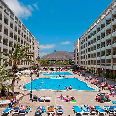 Kn Columbus Hotel apartamentowy 3*