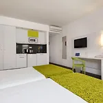 מלון דירות Kn Columbus 3*
